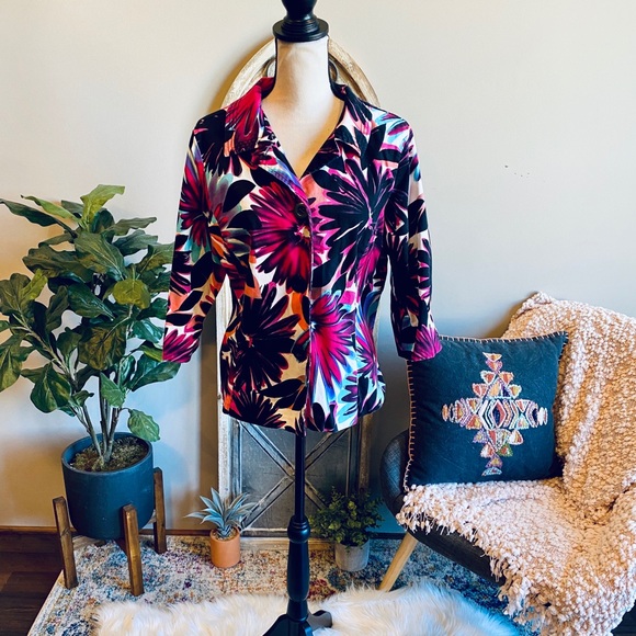 Lane Bryant Jackets & Blazers - Lane Bryant Buttoned Floral Blazer💋